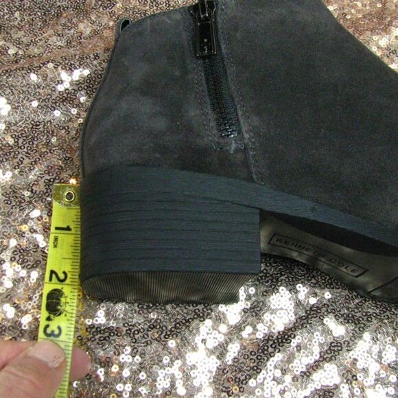 NIB Kenneth Cole suede ankle boots 8 - Picture 9 of 10